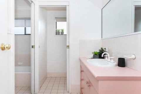 Beachside Getaway - QLD Tourism 4