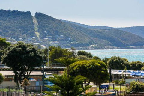 LOUTTIT BAY APARTMENT 1 Free Wifi Ocean Views & The Ultimate Location - QLD Tourism 4