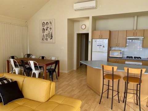 Sheoak Holiday Home - QLD Tourism 5