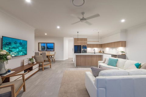 Penthouse Luxe Sunrise Beach - Queensland Tourism 1