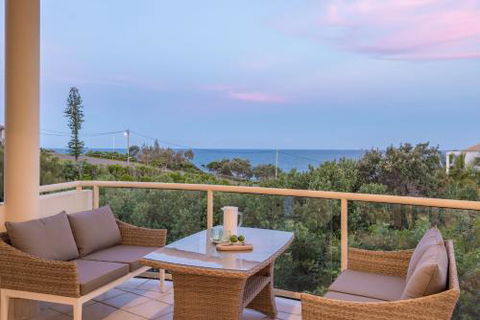 Penthouse Luxe Sunrise Beach - Queensland Tourism 6