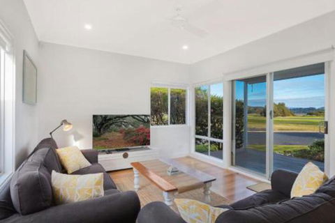 Kesla Beach House - QLD Tourism 5