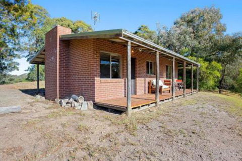 Braeside Cabin Four Ziera - QLD Tourism 0