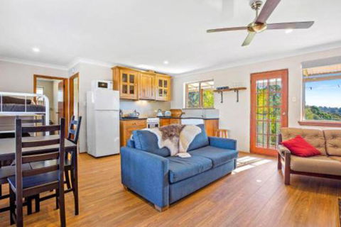 Braeside Cabin Two Alphitonia - QLD Tourism 5