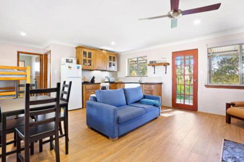 Braeside Cabin Three Parsonsia - QLD Tourism 5