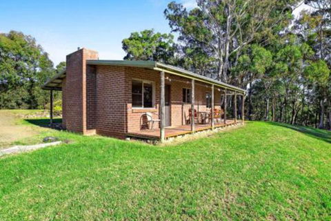 Braeside Cabin One Pinkwood - QLD Tourism 3