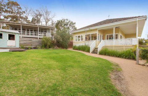 BEACHSIDE GETAWAY DROMANA - QLD Tourism 6