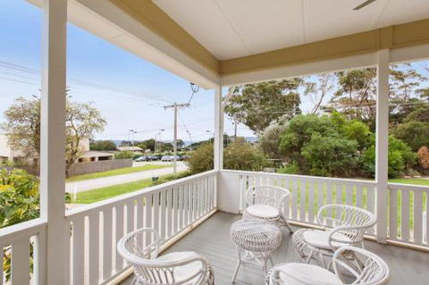 BEACHSIDE GETAWAY DROMANA - QLD Tourism 1