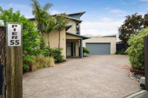 PIER 55 DROMANA... - Queensland Tourism 5