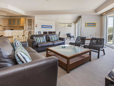 SEA GRANGE MORNINGTON - QLD Tourism 4