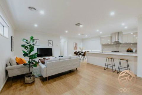 118 Refreshing 3BR Werribee Family House - Queensland Tourism 0