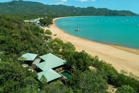 Absolute Beachfront - QLD Tourism 2