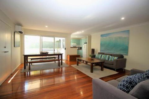 MAGIC BEACH HOUSE PET FRIENDLY - Queensland Tourism 5