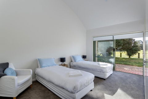 Cape Schanck Golf Getaway - Queensland Tourism 4