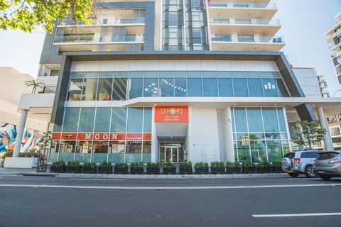 Spacious Central Apartment Walking Distance To Beach - QLD Tourism 3
