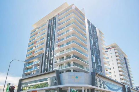 Spacious Central Apartment Walking Distance To Beach - QLD Tourism 2
