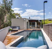 Kalina Retreat tennis  pool - QLD Tourism