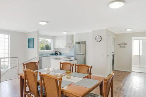 Luxury Boardwalk Apartment Unit 7 - QLD Tourism 6