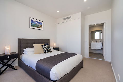 Beau Monde Apartments Newcastle - The Herald - Queensland Tourism 4