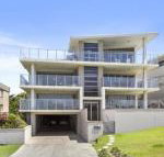 Surf 101 on Cabarita Beach - QLD Tourism