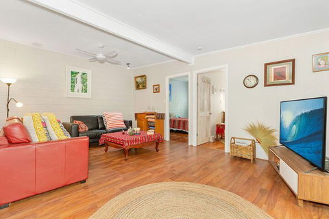 BEACH RETREAT - QLD Tourism 2