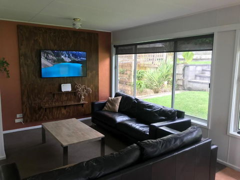 BEACHPOINT COTTAGE - QLD Tourism 5