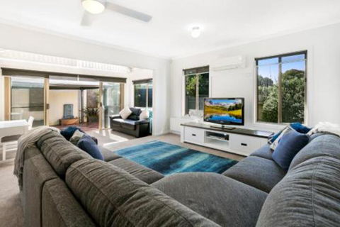 Easy Living Rosebud - Queensland Tourism 0