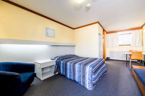 Top Of The Town Hotel Motel - Queensland Tourism 4
