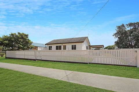 The Fishermans Cottage - QLD Tourism 1