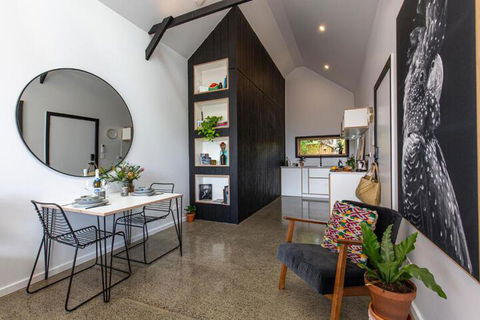 Nowra Studio Barn - Queensland Tourism 2