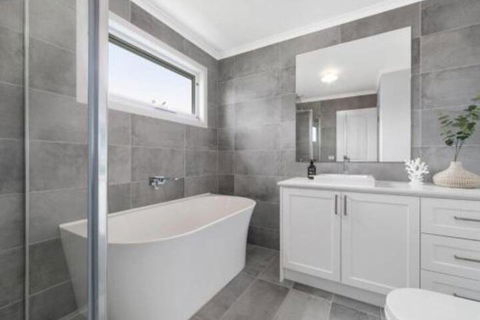Coastal Luxury Retreat - Queensland Tourism 5