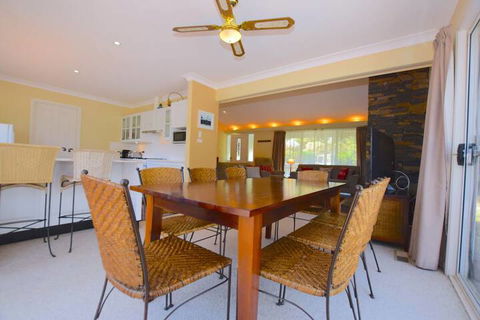 Rocky Mountain Cottage - QLD Tourism 4