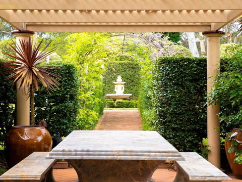 Old Mansfield Loft Gardens Gazebo & Getaways - Queensland Tourism 6