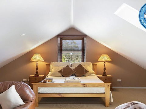 Old Mansfield Loft Gardens Gazebo & Getaways - Queensland Tourism 4
