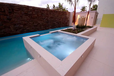 Stunning Ground Floor City Apartment - QLD Tourism 1