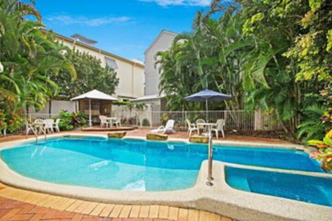 Beautiful North Facing River Views At Noosaville Unit 4 Riverside 235 Gympie Tce - QLD Tourism 0