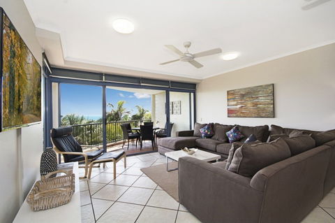 Stunning Views Great Location Sunshine Beach! Unit 1 Vista Pacific 12 Bryan Street - Queensland Tourism 1