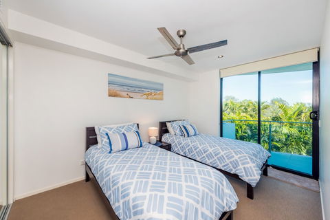 Stylish Beach Side Apartment Unit 5 33 Lorikeet Drive - Queensland Tourism 3