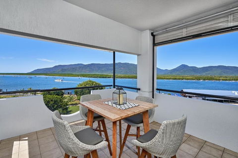 Belle Escapes Luxury Cairns Penthouse With Ocean Views 903 - QLD Tourism 1