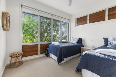 Sunshine Beach Self Contained Unit Beach Views Unit 2 Elouera 44 Elanda Street - Queensland Tourism 3