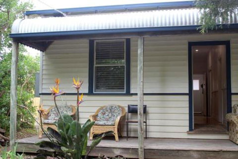 The Old Cottage At Cowes - QLD Tourism 4