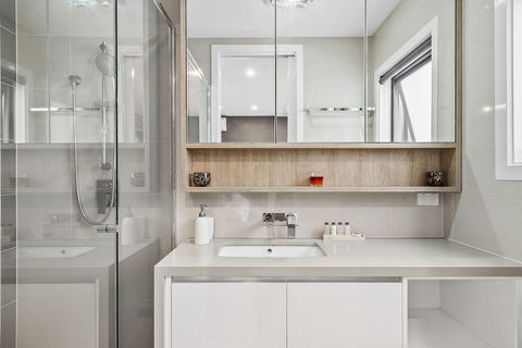 BOUTIQUE STAYS - Edinburgh Place - Queensland Tourism 1