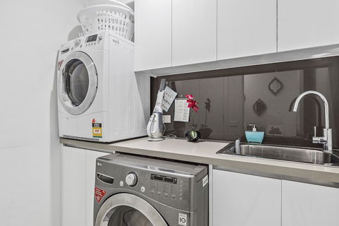 BOUTIQUE STAYS - Edinburgh Place - Queensland Tourism 4