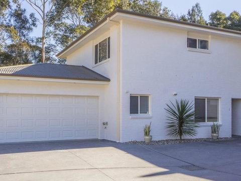 Championship Golf Course On Your Back Door - QLD Tourism 1