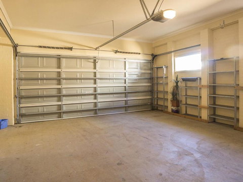 Championship Golf Course On Your Back Door - QLD Tourism 6