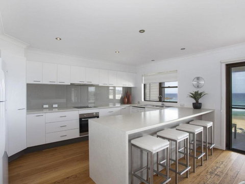 Beach Rd 24 Mollymook - QLD Tourism 2