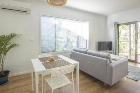 Clyde Studio 53 Mollymook - QLD Tourism 2