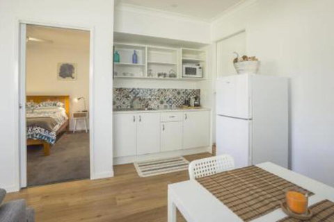 Clyde Studio 53 Mollymook - QLD Tourism 0