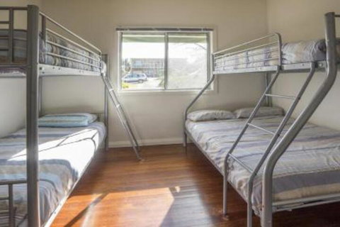 Lockhart Ave 76 - QLD Tourism 2