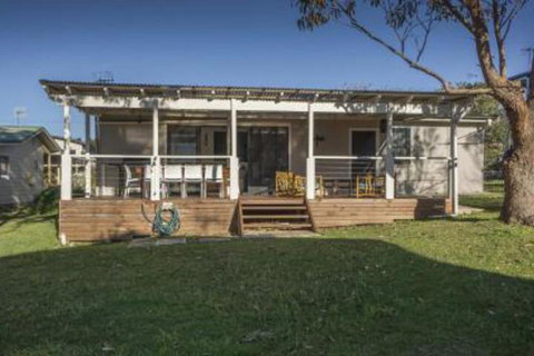 Lockhart Ave 76 - QLD Tourism 0